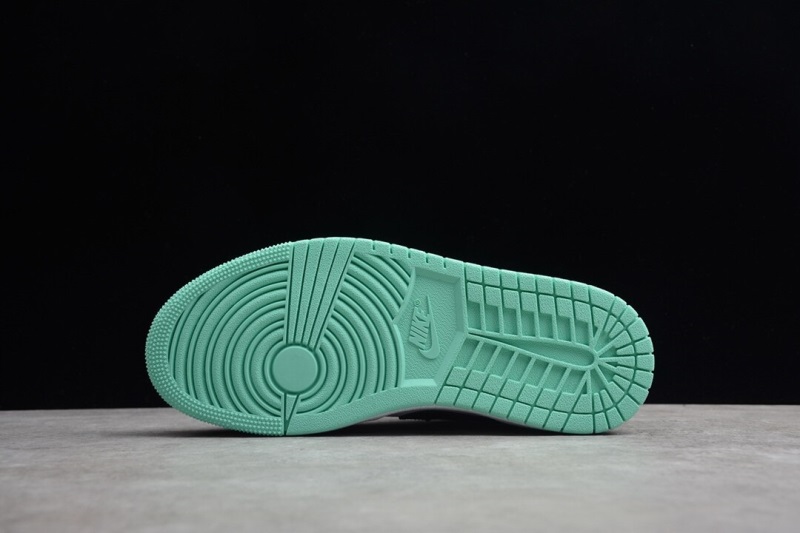 Jordan 1 Low Emerald Toe 553558-117 - Image 4